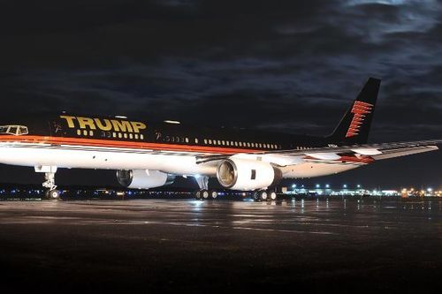 Tương lai bất định cho chuyên cơ dát vàng của ông Trump