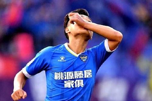 Đội bóng Trung Quốc tuyên bố giải thể sau 4 năm