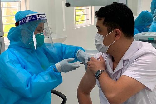 WHO khẳng định an toàn; một loạt quốc gia quay lại sử dụng vaccine AstraZeneca