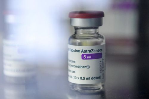 Tìm ra nguyên nhân vaccine AstraZeneca gây ra cục máu đông hiếm gặp