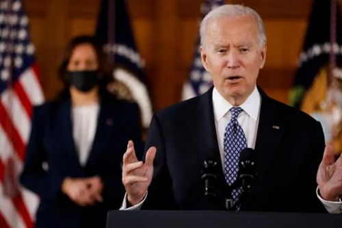 Joe Biden nói Mỹ đang đối mặt với cuộc khủng hoảng bạo lực chống châu Á
