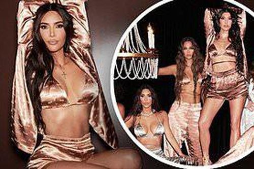 Kim Kardashian khoe body nóng 'bỏng rẫy' với áo ngực