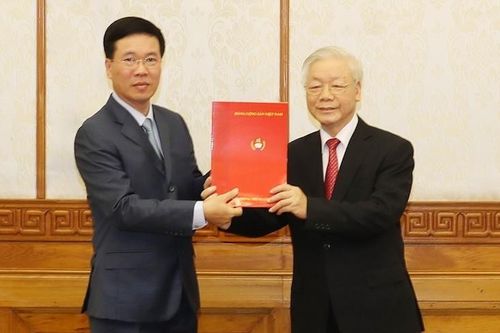 Bộ Chính trị điều động, phân công nhân sự lãnh đạo các Ban của Đảng