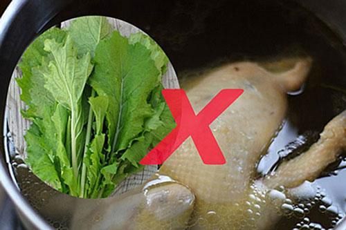 Thịt gà vừa ngon vừa bổ nhưng ăn với món kị này thì hóa kịch độc, bào mòn cơ thể