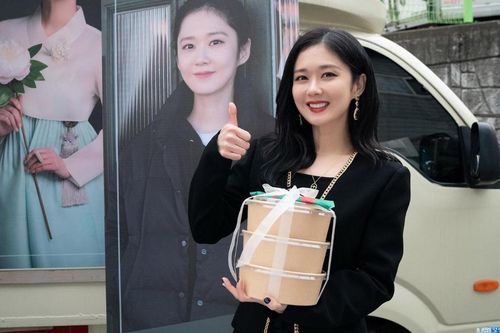 Ma cà rồng Jang Na Ra – U50 vẫn trẻ như diễn viên mới debut