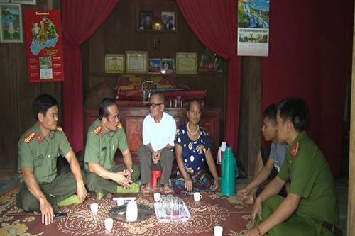 Nghĩa cử đẹp gắn kết tình quân dân