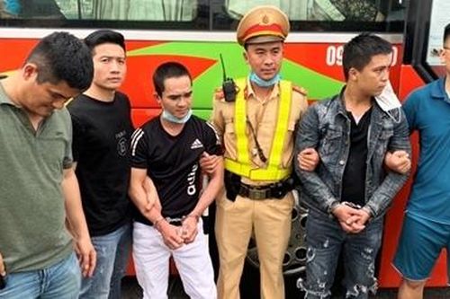 Bắt giữ 2 đối tượng bị truy nã vì trốn khỏi nhà tạm giữ