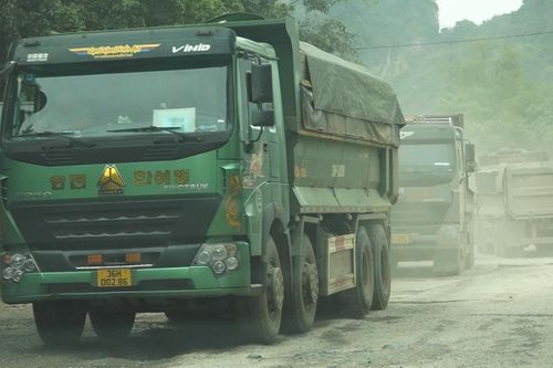 Cơn ác mộng xe quá tải ngày đêm hoành hành người dân ngoại thành Hà Nội