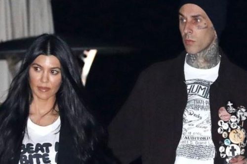 Kourtney Kardashian hẹn hò bạn trai rocker