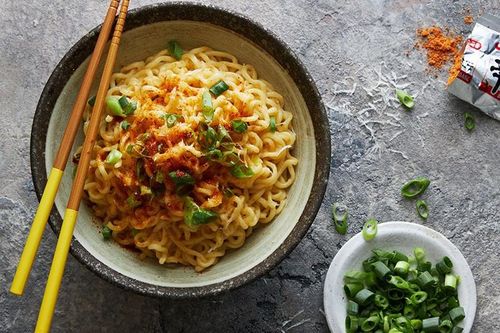 Biến mì ăn liền thành món ăn sang trọng