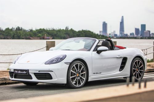 Xe mui trần hạng sang, chọn 718 Boxster hay F-Type Convertible?