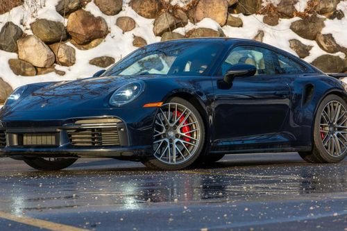 Porsche 911 sẽ không có bản chạy điện trong 10 năm tới
