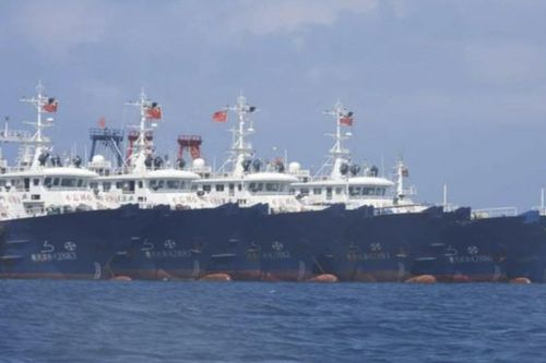 Philippines cáo buộc 200 tàu Trung Quốc neo đậu gần đá Ba Đầu
