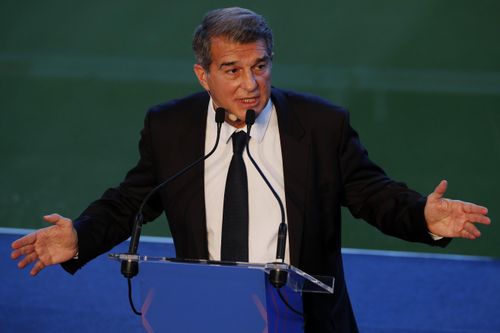 Barca sắp có tân binh đầu tiên dưới thời Laporta