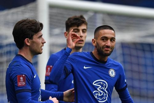Chelsea chật vật vào bán kết FA Cup