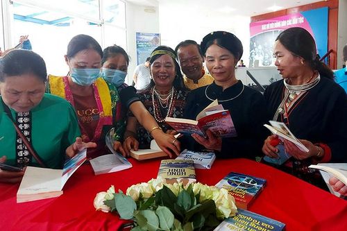 Trưng bày tác phẩm văn học về biển đảo và biên cương Tổ quốc