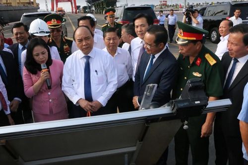Tập trung ứng dụng công nghệ cao để nâng cao đời sống nông dân
