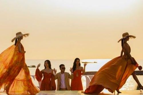 NTK Lê Thanh Hòa ra mắt BST thời trang mới 'Like The Sunshine'