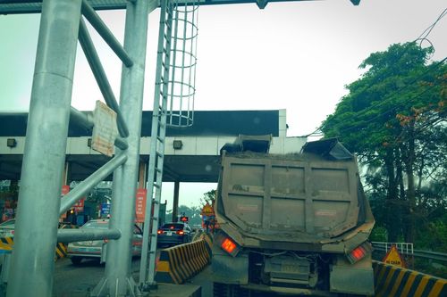 Tăng cường xử lý phương tiện vi phạm chở hàng quá khổ, quá tải