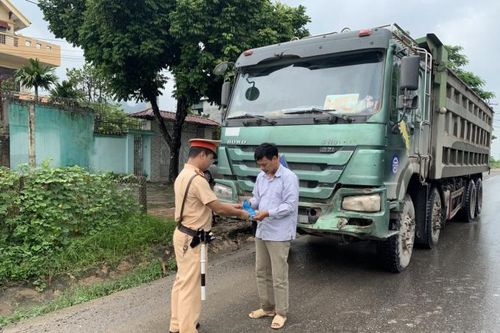 Dẹp nạn 'hung thần' xe quá tải từ ngày 1/4