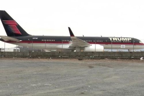 Máy bay riêng mạ vàng của ông Trump giờ ra sao?