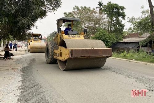 28 tỷ đồng 'thay áo' tuyến đường từ thị trấn Nghèn lên Ngã ba Đồng Lộc