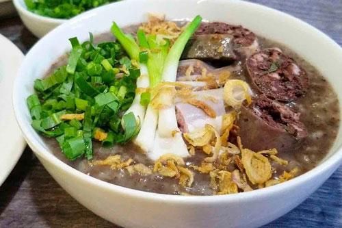 Những người nên tránh xa món cháo lòng