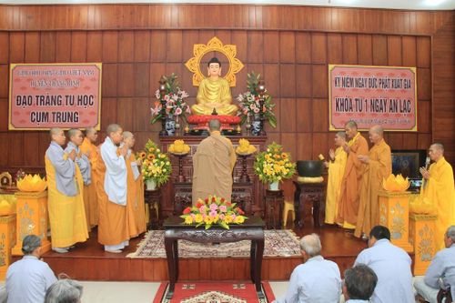 Quảng Nam: Khóa tu 'Một ngày an lạc', kỷ niệm ngày Đức Thế Tôn xuất gia