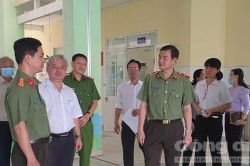 Thiếu tướng Lê Hồng Nam kiểm tra công tác bảo vệ bầu cử tại huyện Nhà Bè