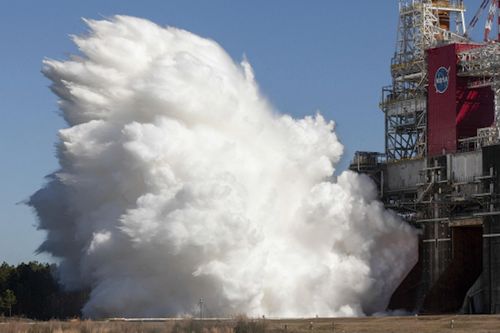 NASA thử nghiệm tên lửa đưa con người trở lại Mặt trăng