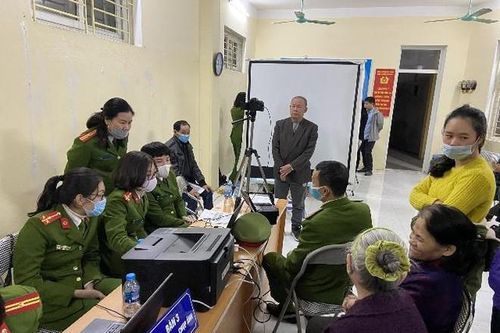 Chụp ảnh làm thẻ căn cước công dân gắn chíp phải tuân thủ quy định gì?