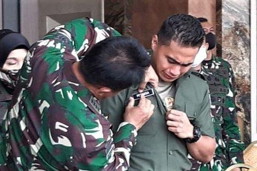 Manganang khóc vì được công nhận giới tính nam