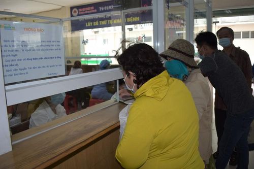 Bệnh viện Nguyễn Trãi (TPHCM) thu tiền chênh lệch khám chữa bệnh để trả vốn vay kích cầu