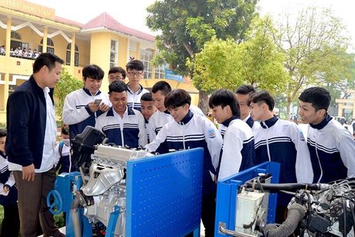 Tư vấn hướng nghiệp vào mùa: Bám sát thực tế, hướng tới hiệu quả