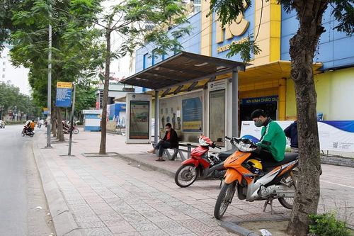 Bắt nóng 2 tên cướp chuyên nghiệp tại điểm chờ xe buýt
