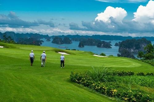 Chơi golf bên vịnh biển đẹp nhất Châu Á: hội nghiện golf không thể bỏ qua