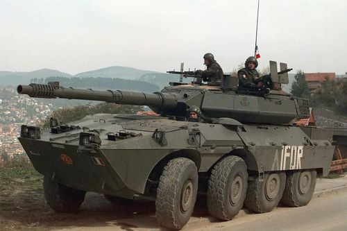 Pháo diệt tăng Ý nã đạn ầm ầm vào... chuồng gà trong đêm