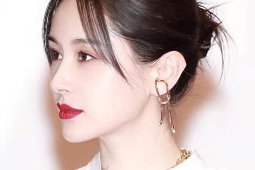 Mỹ nhân Hoan Lạc Tụng thừa nhận làm mẹ đơn thân