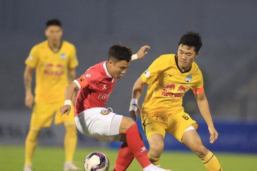 Xuân Trường nổi cáu với Kim Dong-su: Đấm nhau còn có, chửi là bình thường!