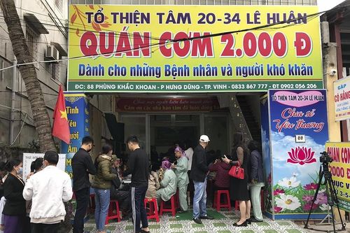 Nghệ An: Quán cơm 2.000 đồng ấm lòng bệnh nhân, lao động nghèo
