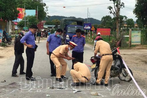 Tai nạn xe máy khiến 3 người thương vong trên quốc lộ 12