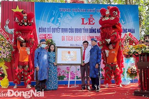 Trao bằng xếp hạng di tích cấp tỉnh đình Thành Hưng