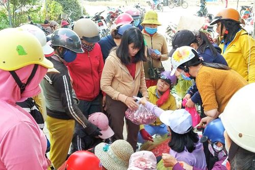 Hỗ trợ tiêu thụ hành, tỏi cho hội viên