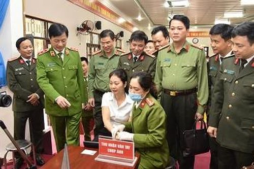 Bộ Công an kiểm tra việc cấp Căn cước công dân gắn chip điện tử tại Phú Thọ