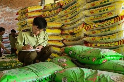 Gia Lai: Tạm giữ hơn 3,6 tấn phân bón hết hạn sử dụng