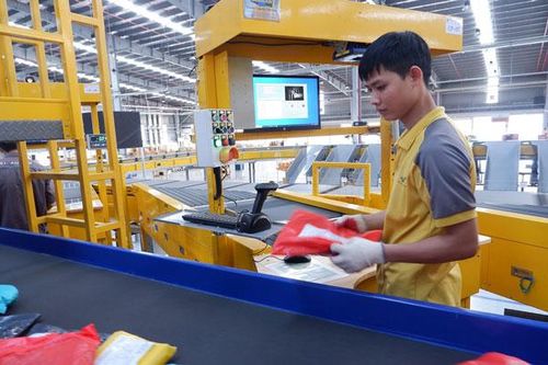 Vietnam Post ứng dụng chia chọn hàng hóa tự động tại miền Trung