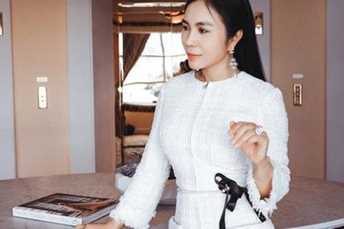 Nhan sắc nàng thơ xứ Nghệ Lưu Nga được NTK Đỗ Mạnh Cường coi như 'tri kỉ'