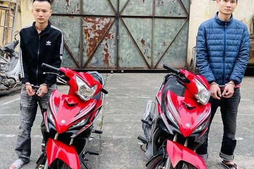 Rủ đồng bọn hóa trang rồi đem súng đi trả thù