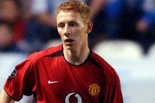 Cựu hậu vệ Man Utd làm thợ sửa ống nước