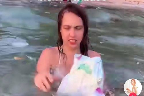 Sonya Firsova nhặt rác ở Phú Quốc